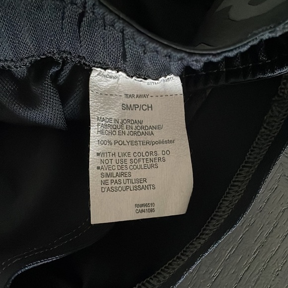 Under Armour Shorts - Picture 4 of 4